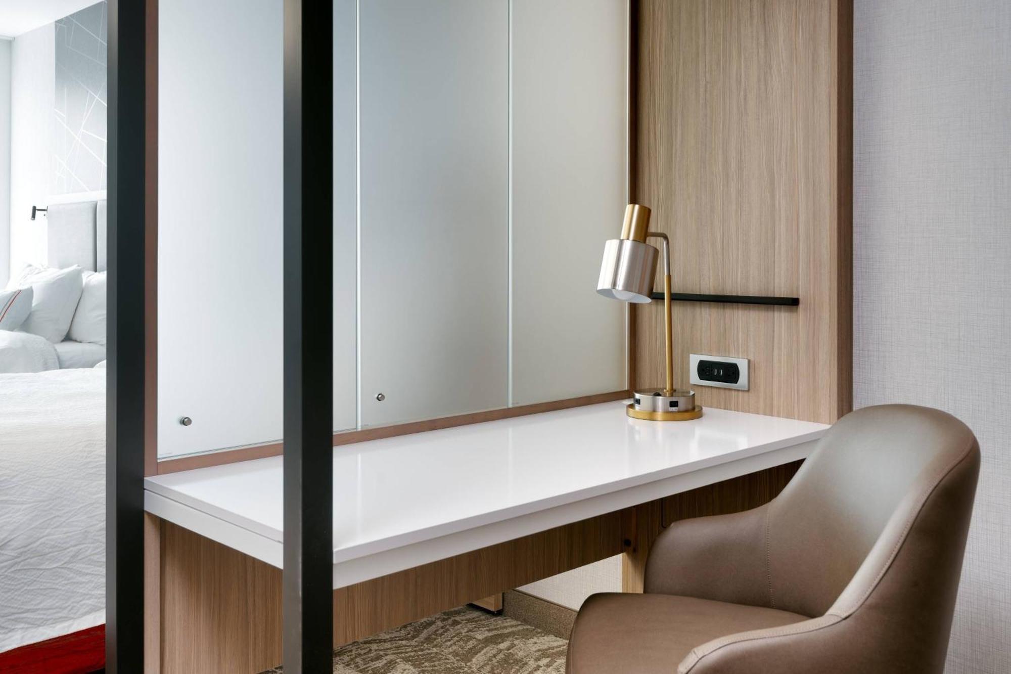 Springhill Suites By Marriott Salt Lake City Sugar House Экстерьер фото